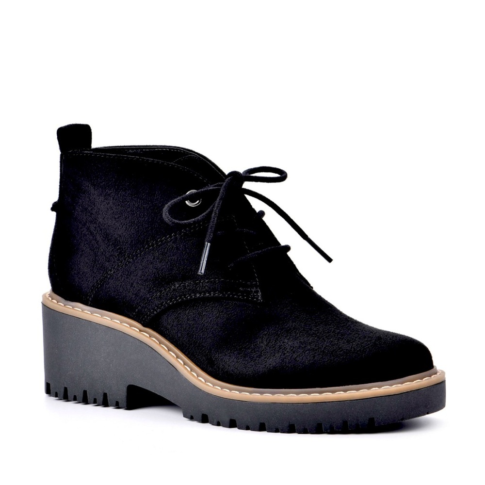 White Mountain Women’s Danny Suede Lace Up Black Booties size 9.5